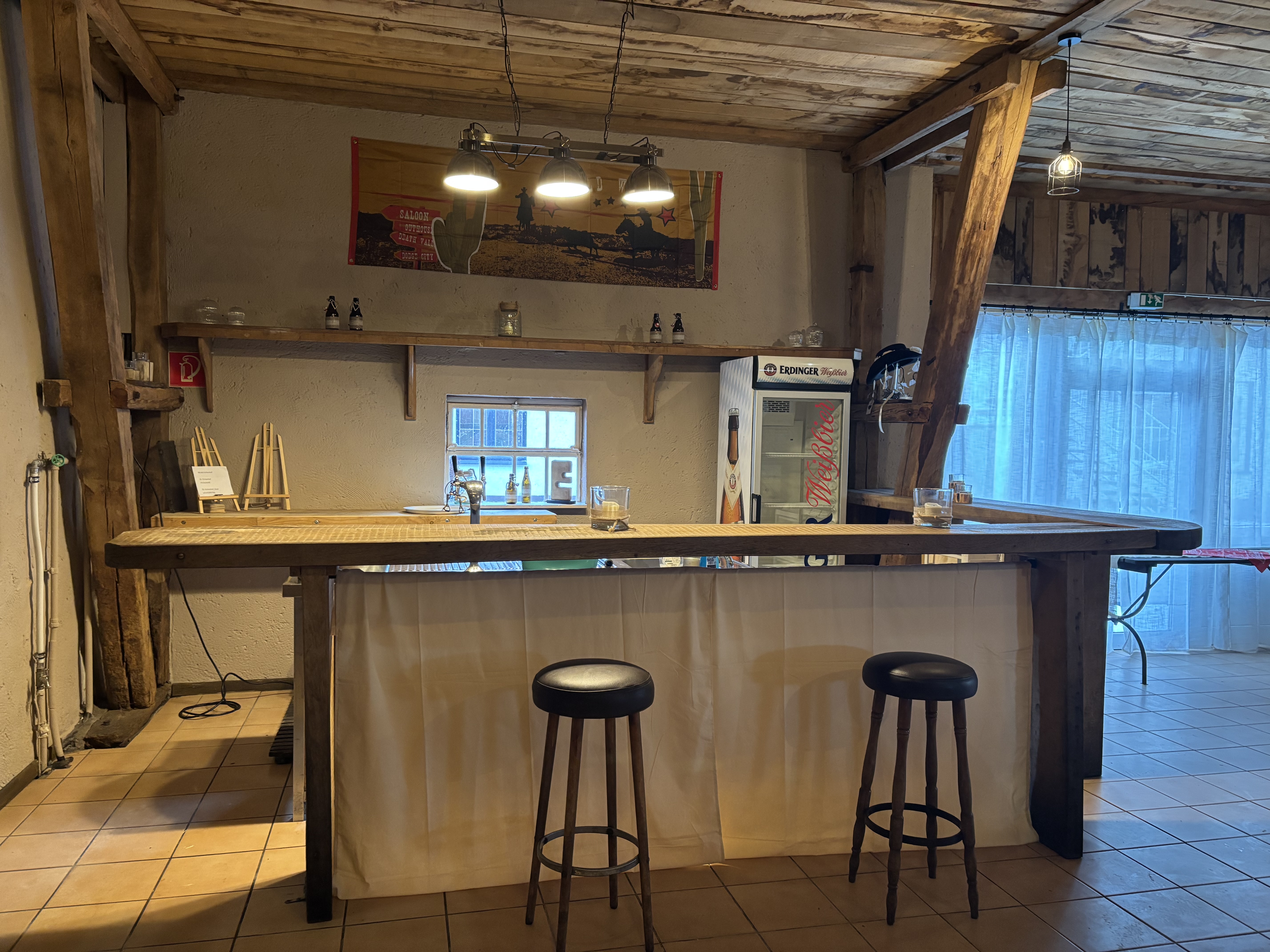 Bar und Theke in der Festscheune